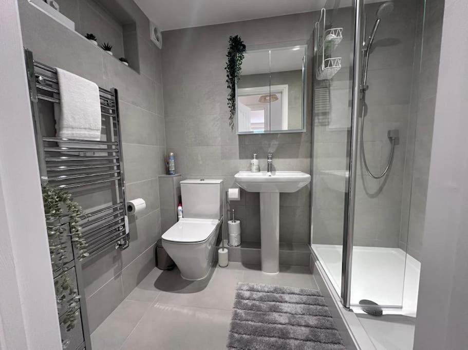 Апартаменти 2Bed Ground Floor Flat + Garden Sunningwell Екстер'єр фото